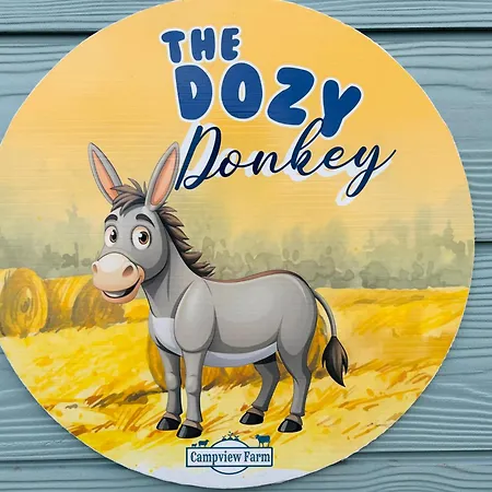 The Dozy Donkey Farm Shepherd Hut *