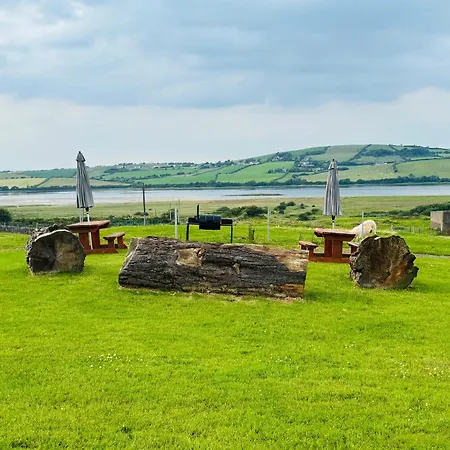 The Dozy Donkey Farm Shepherd Hut *