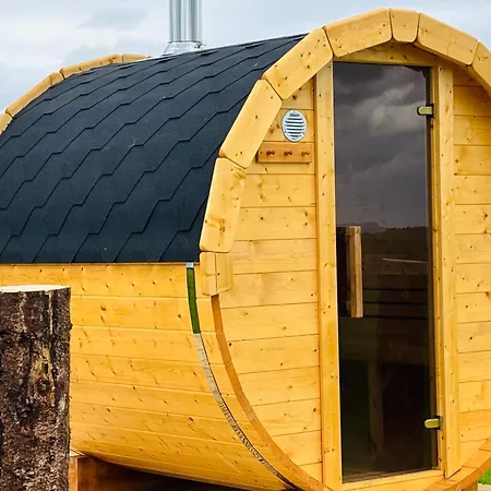 아파트 The Dozy Donkey Farm Shepherd Hut *